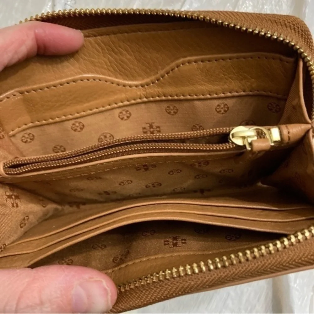 Tory Burch brown leather wallet